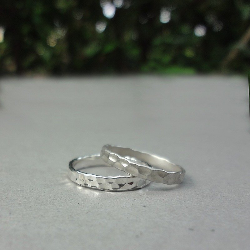 Plaid hand-forged sterling silver ring - แหวนทั่วไป - โลหะ สีเงิน