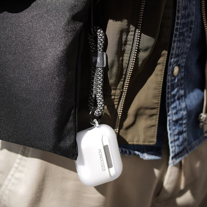 ESSENTIALS | AirPods Pro 1/2 半透明軟膠保護殼連手繩 - 黑色 - 其他 - 塑膠 黑色