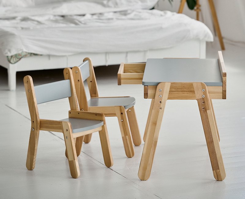 木製兒童桌椅 幼兒桌和 2 把椅子套裝兒童家具 - 兒童家具/傢俬 - 木頭 多色