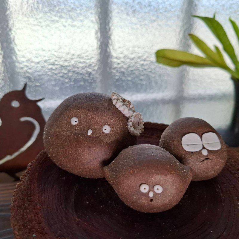 陶偶一家人系列- 22 號 療癒系手作陶偶 文創 擺飾 - 公仔/玩偶 - 陶 