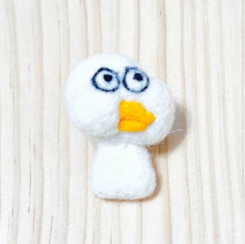 White Goose with Big Eyes - Wool Felt Pin or Magnet - Brooches - Wool White