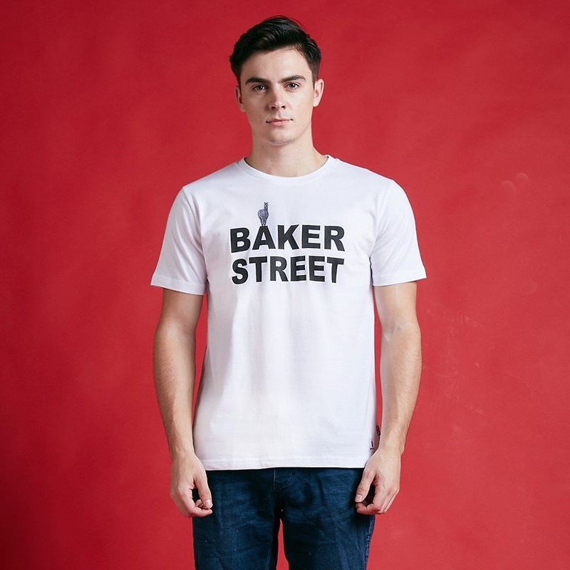 【英國 Baker Street 貝克街】中性版 - 純棉短袖T - LOGO B款 - 男 T 恤 - 棉．麻 白色