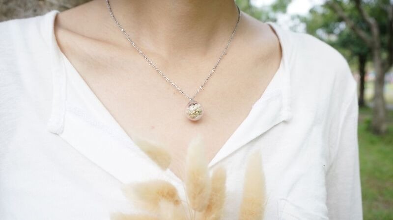 Gypsophila Glass Ball Necklace-Little Planet - Necklaces - Plants & Flowers Multicolor