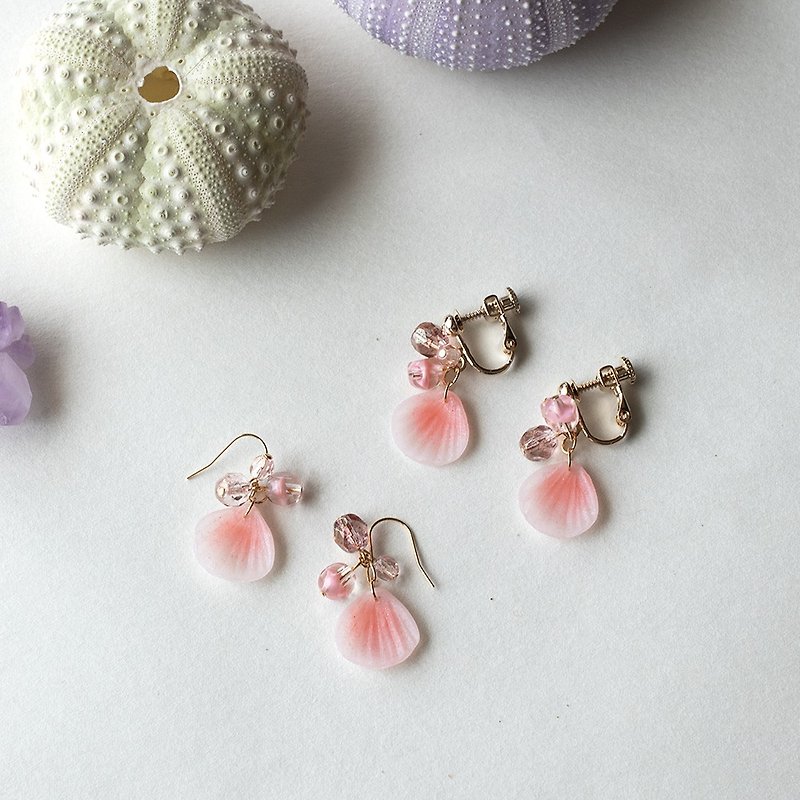 Cherry blossom shell earrings - Earrings & Clip-ons - Clay Pink