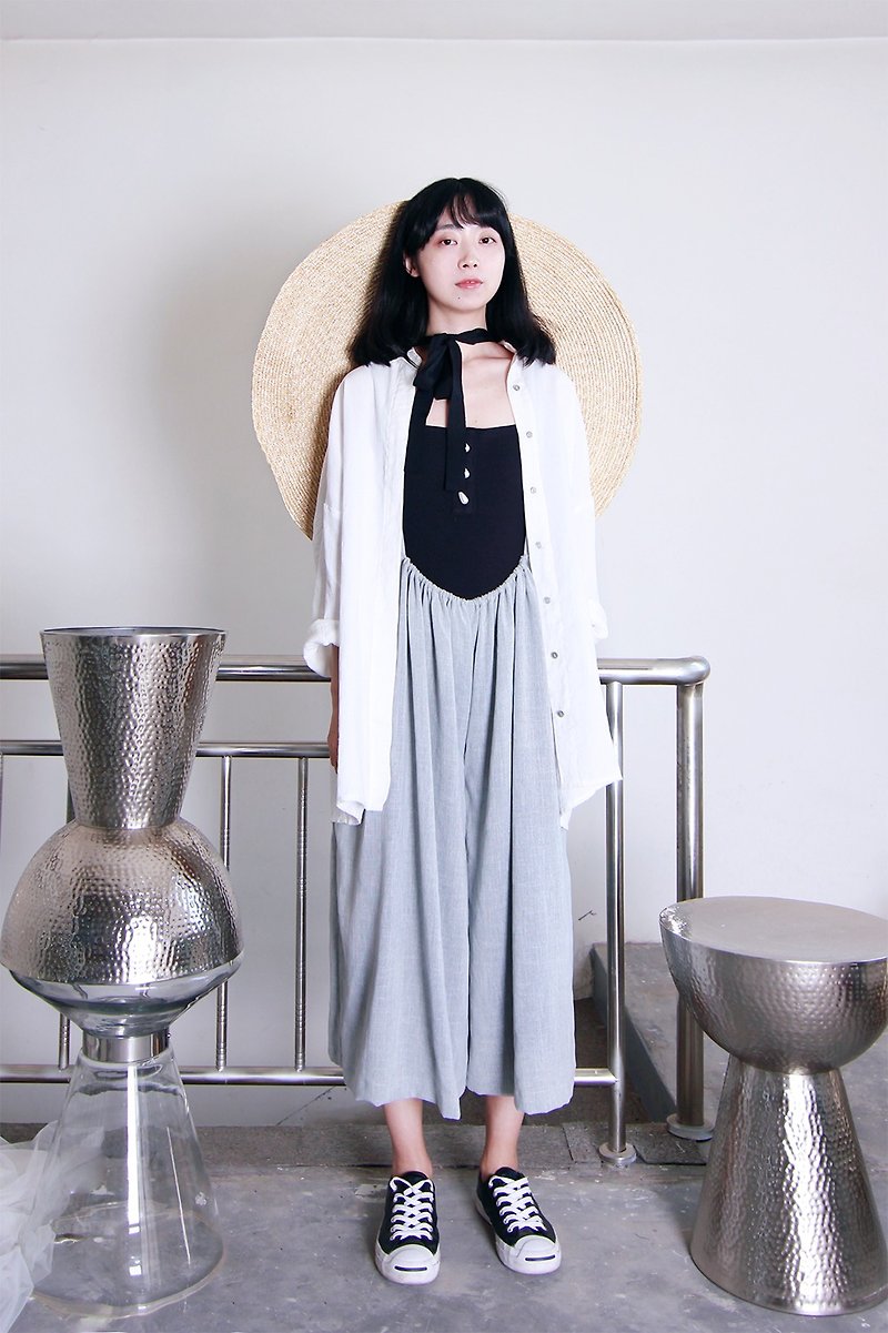 MAODIUL gray textured Linen rebellious art style suspenders nine-point culottes - กางเกงขายาว - ผ้าฝ้าย/ผ้าลินิน สีเทา