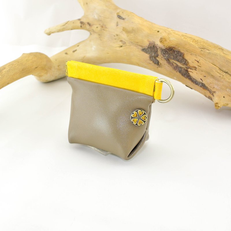 ✐. Shrapnel three-dimensional multi-functional small package. ✐ --- coin purse / small bag / admission / key / headset - กระเป๋าใส่เหรียญ - หนังแท้ สีนำ้ตาล