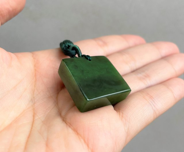 FISHERMAN 翡翠 カービングネックレス ニュージーランド産 楽天市場】ニュージーランド カービング ペンダント ネフライト