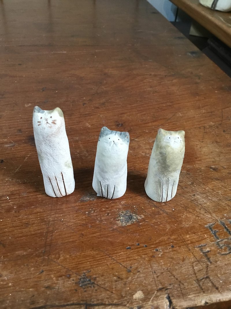 Pottery/long-legged cat - Stuffed Dolls & Figurines - Pottery Khaki