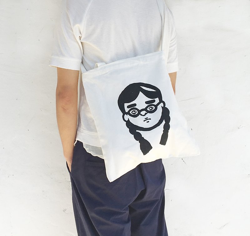 hoof handmade girl tote bag - กระเป๋าแมสเซนเจอร์ - ผ้าฝ้าย/ผ้าลินิน ขาว