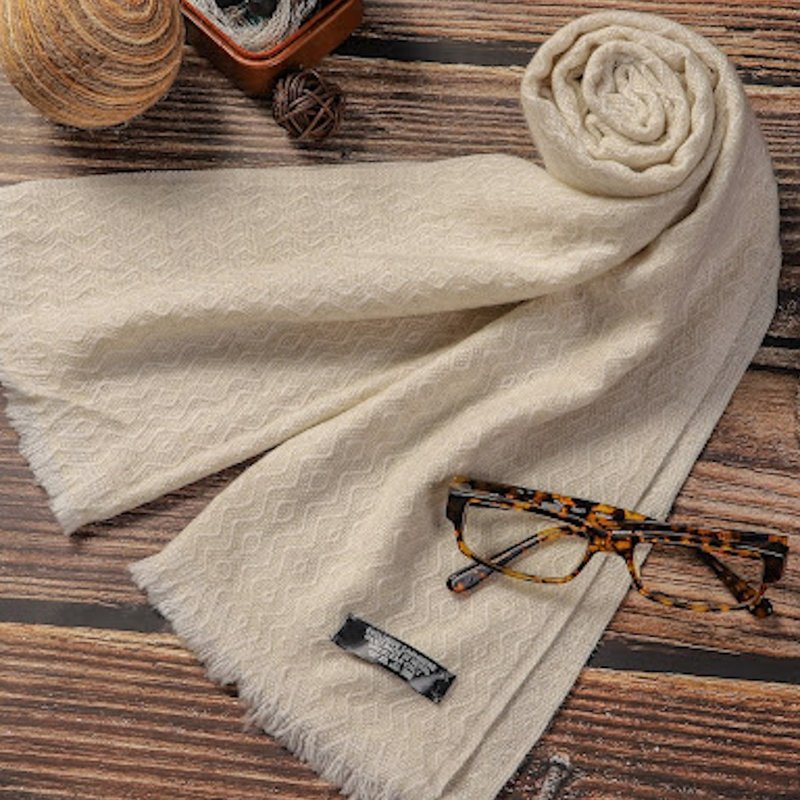 [Narrow version] Cashmere wool scarf with off-white rhombus stripe neck circumference hand-knitted for men and women - ผ้าพันคอถัก - ขนแกะ ขาว