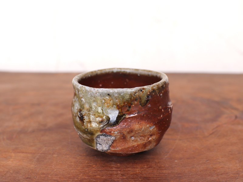 Bizen ware kiln change sake cup (with wooden box) gi-050 - Bar Glasses & Drinkware - Pottery Brown