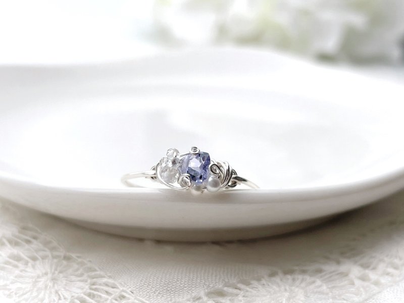 Marie's garden - tanzanite white topaz freshwater pearl wire ring - General Rings - Gemstone Blue