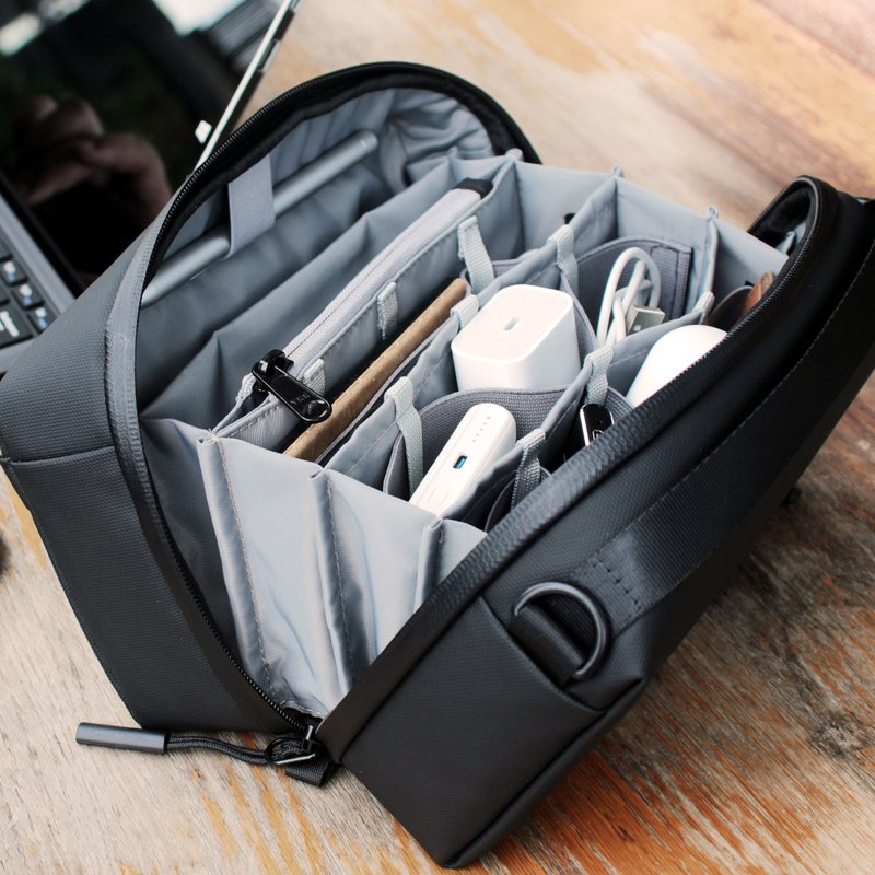 Alex T1 multifunctional waterproof storage bag/commuting/travel/shoulder bag - กระเป๋าแมสเซนเจอร์ - วัสดุกันนำ้ 