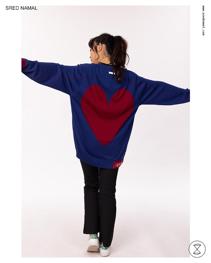 'Heartbeat' Overszied Sweater - สเวตเตอร์ผู้หญิง - ขนแกะ สีน้ำเงิน