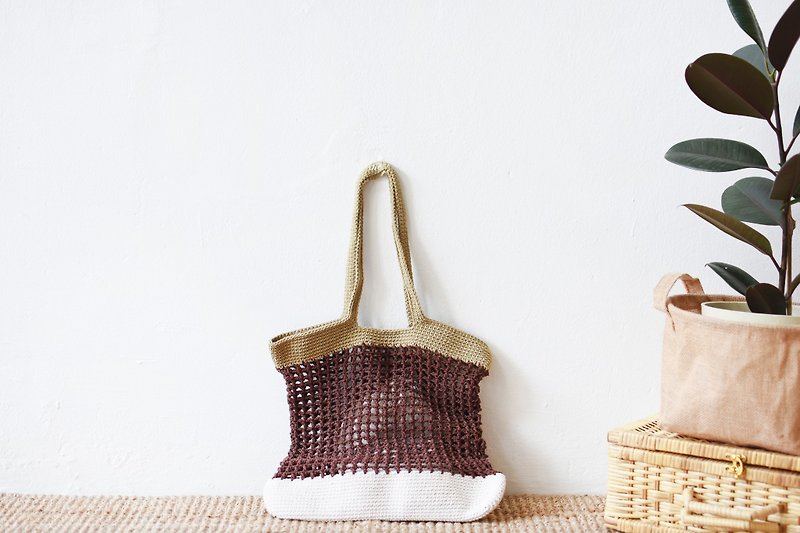 Brown Tone Nadia Crochet Bag - กระเป๋าถือ - ผ้าฝ้าย/ผ้าลินิน สีนำ้ตาล