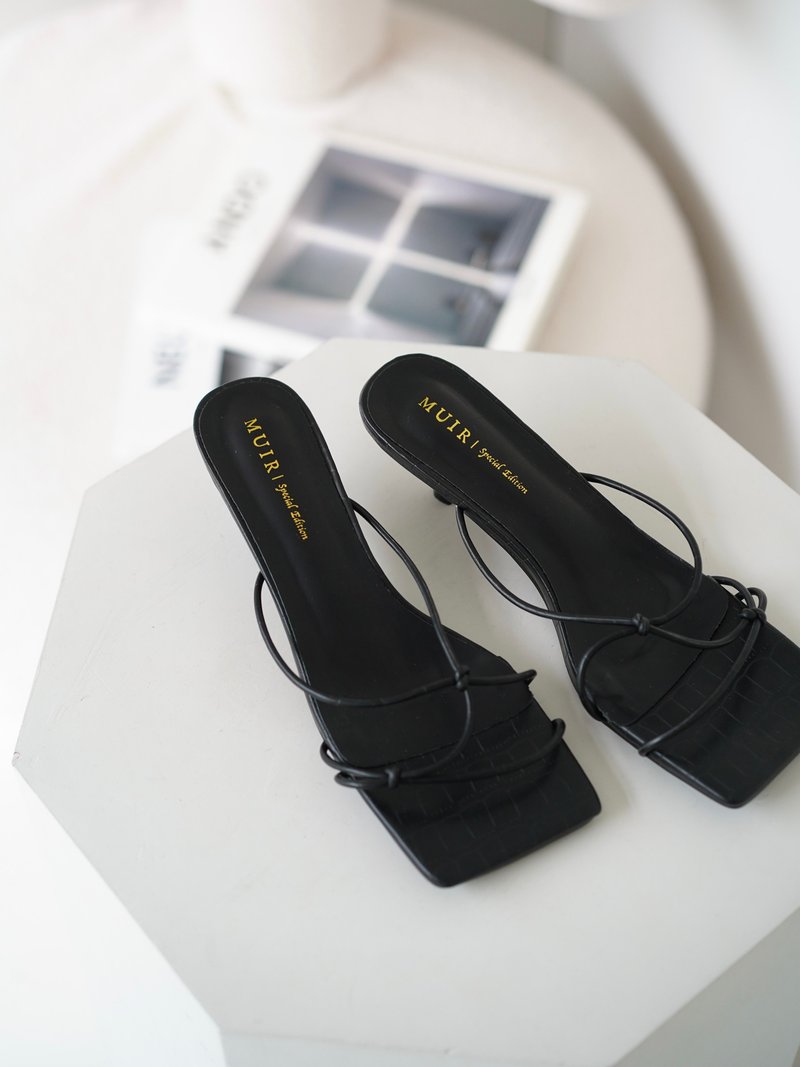 SS-Lace Leader Low Heel Sandals (Black) - รองเท้ารัดส้น - หนังเทียม สีดำ