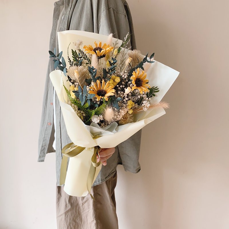 Yellow-green Graduation Bouquet Dry Bouquet - Dried Flowers & Bouquets - Plants & Flowers Yellow