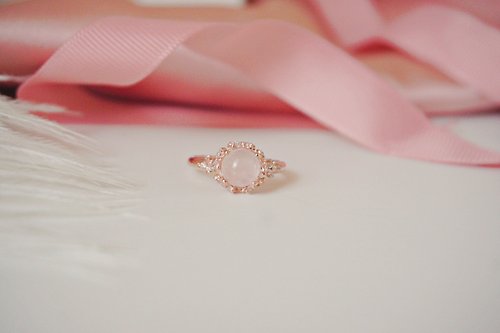roseandmarry Natural Rosequartz Ring Silver 925 with Rosegold Plated.