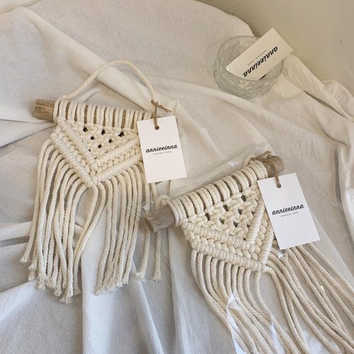 𝐚𝐧𝐧𝐢𝐞𝐞𝐢𝐧𝐧𝐚 |macrame studio Macrame 編織 原木 三角 簡約 自然 吊飾 中型掛飾