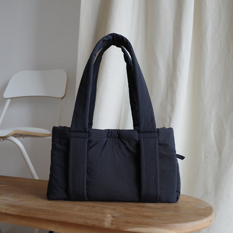 New! Black Hot dog fluffy nylon organizer shoulder bag WHITEOAKFACTORY 包包 - Handbags & Totes - Polyester Black