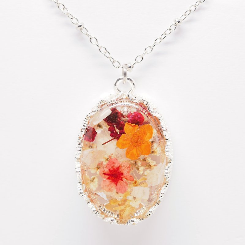 「OMYWAY」Hand Made Dried Flower Resin Necklace - Chokers - Glass White