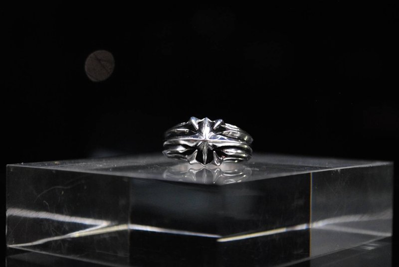 One / handmade silver jewelry / ring / star series / edge - แหวนทั่วไป - เงิน สีเงิน