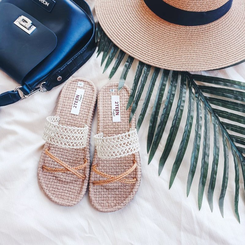 Cross Strap White Sandals - 女休閒鞋/帆布鞋 - 橡膠 