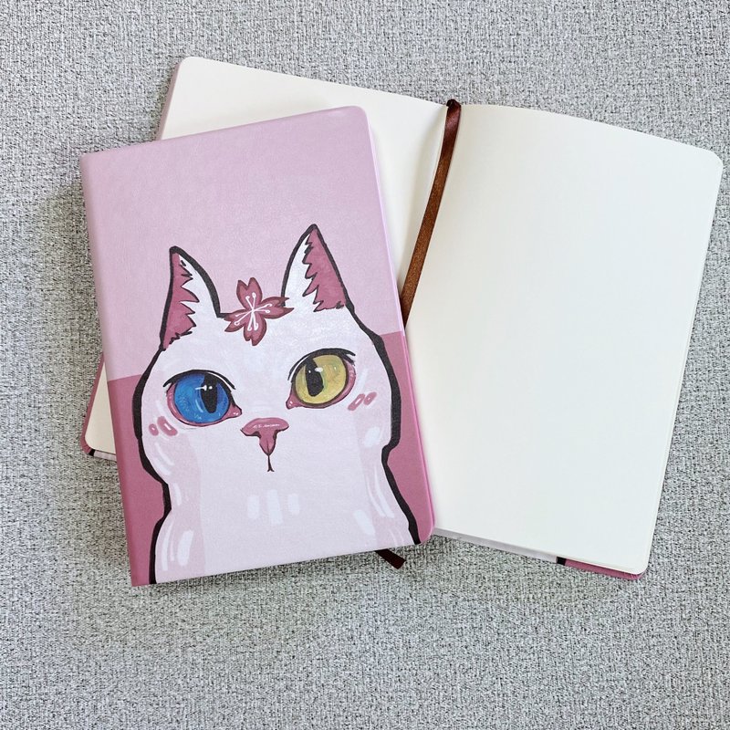 Cat with different pupils A5 notebook - สมุดบันทึก/สมุดปฏิทิน - กระดาษ 