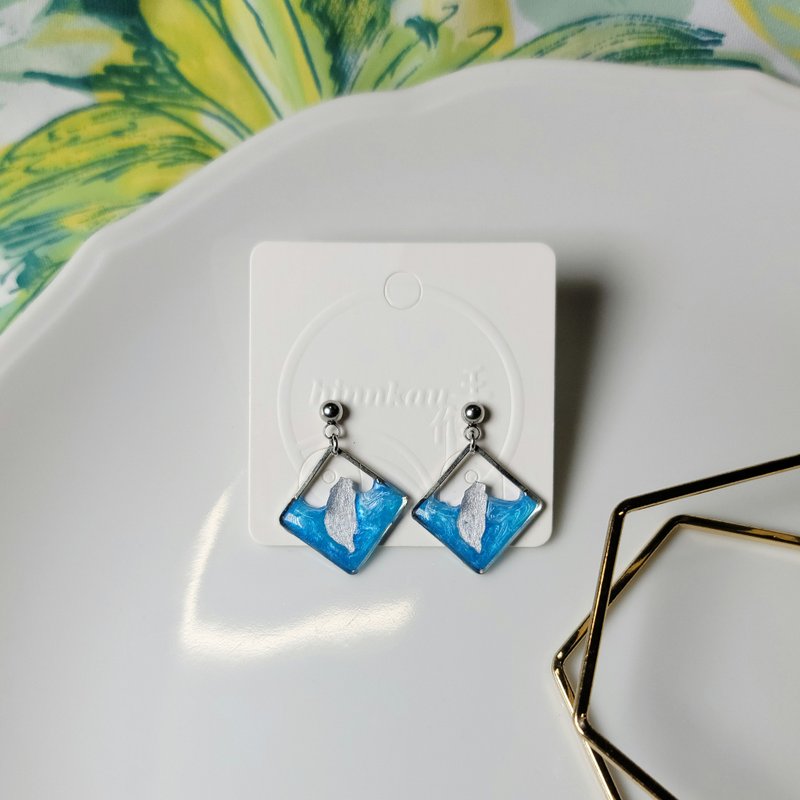 Across the Sea, Taiwan, Handmade Hand Painted Earrings - ต่างหู - สแตนเลส สีน้ำเงิน