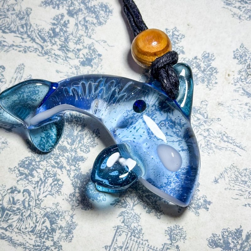 Glass killer whale space pendant 2208303 - สร้อยคอ - แก้ว สีน้ำเงิน