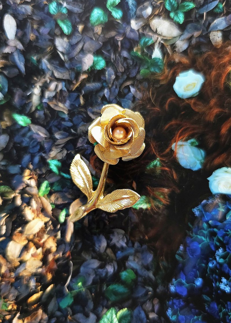 金格紋玫瑰珍珠花蕊胸針/別針/復古珠寶首飾/美國西洋古董 - 胸針 - 其他金屬 