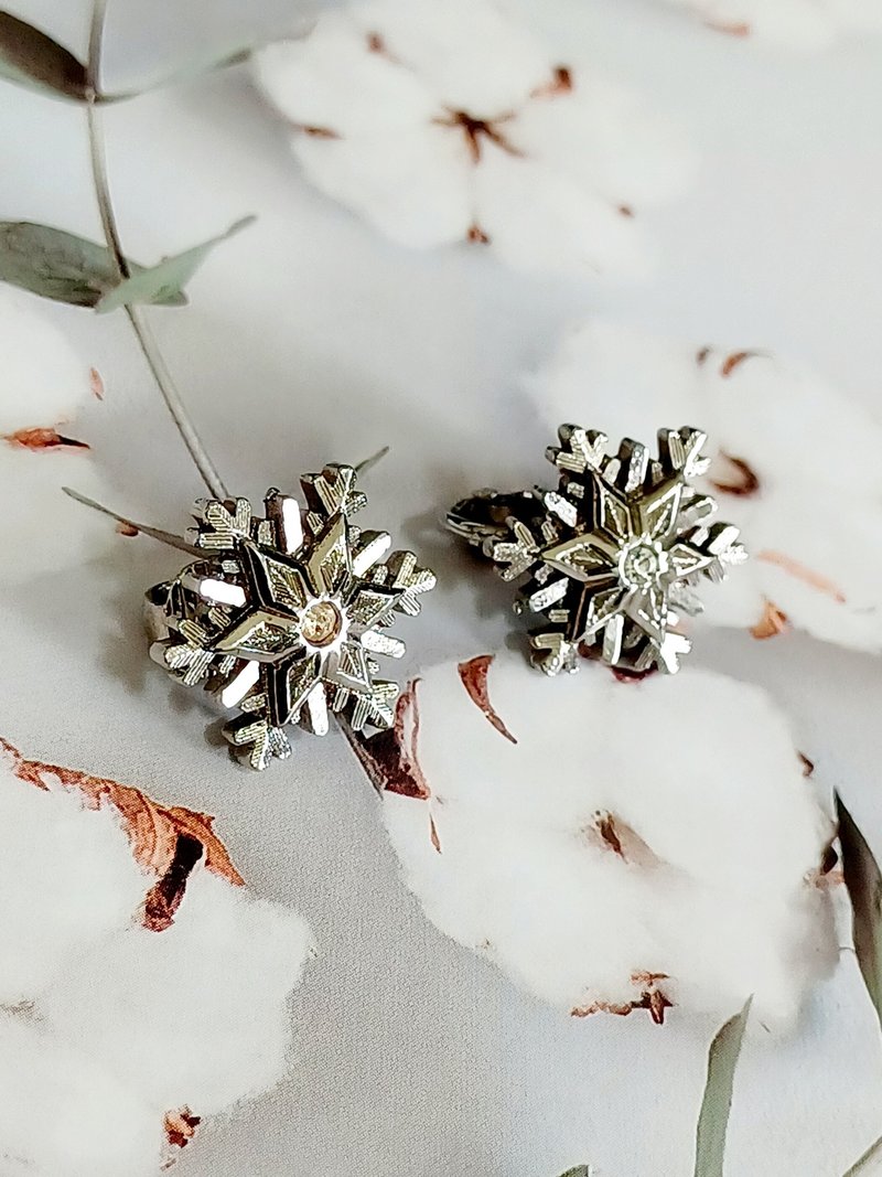 vintage jewelry  古典立體雪花造型 夾式耳環 - 耳環/耳夾/耳骨夾 - 其他金屬 