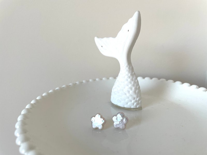 Baroque Flower Natural Freshwater Pearl Baroque Colorful Pearl Sterling Silver Stud Earrings - ต่างหู - ไข่มุก หลากหลายสี