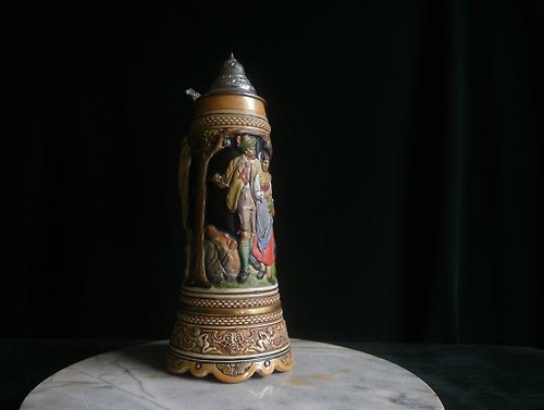 老時光OLD-TIME Vintage & Classic & Deco 【老時光 OLD-TIME】早期德國大款陶瓷浮雕音樂盒啤酒杯