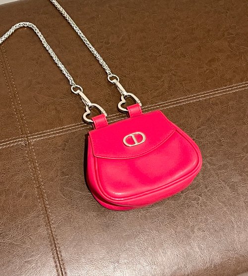 RARE TO GO VINTAGE 日出中古研究所 | 中古名牌選品店 Dior紅色CD小包包 送可調節肩帶心形扣 腰包肩背側揹包