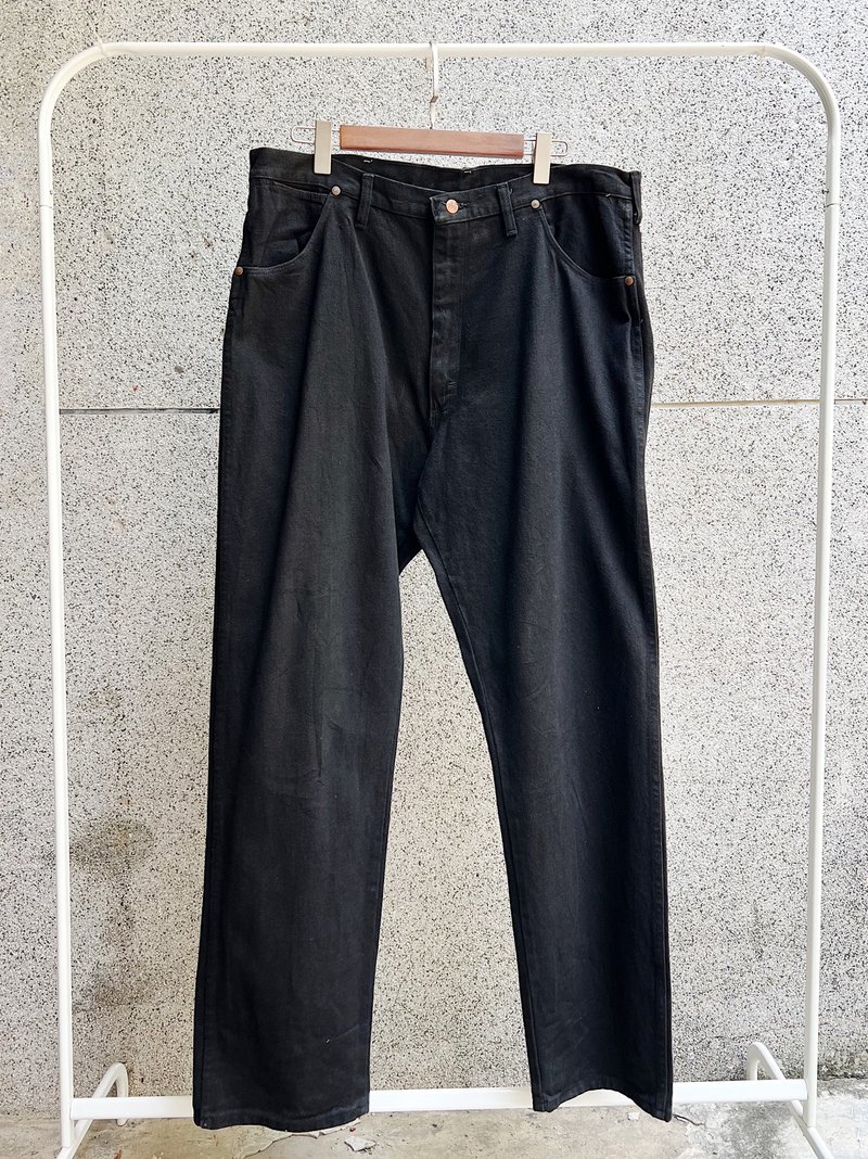 Wrangler / W34腰L34 純黑色俏皮少年 古著牛仔丹寧牛仔長褲 - 男長褲/休閒褲 - 棉．麻 黑色