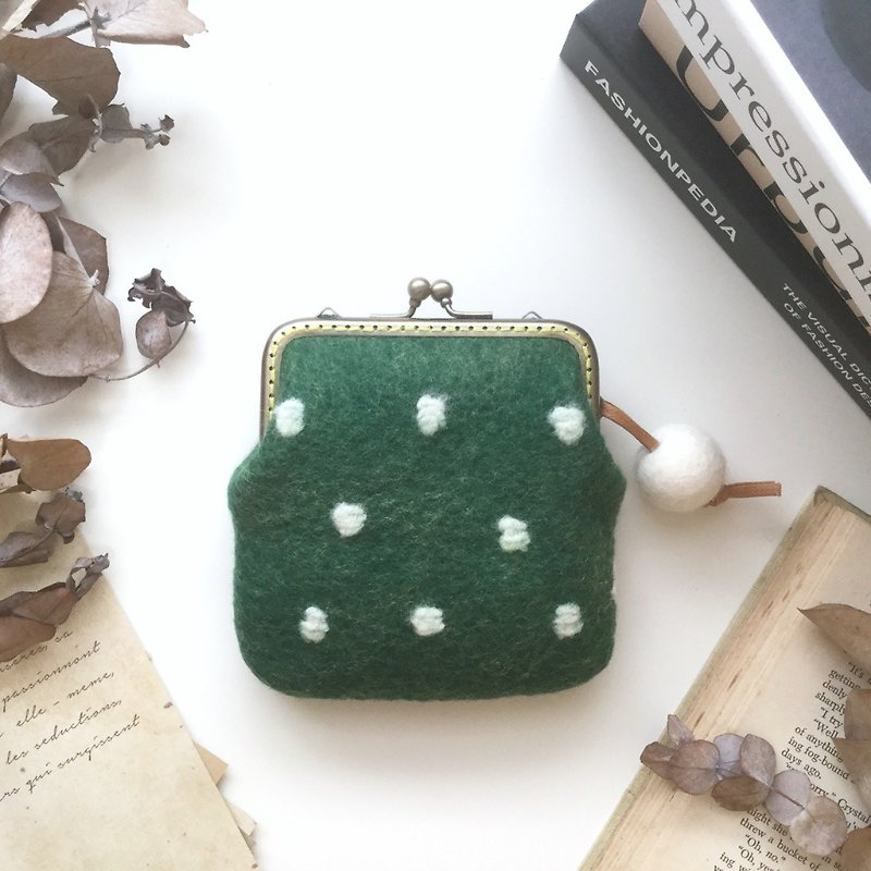 Wool felt gold bag I Mori color I square coin purse I carefully selected wool. Handmade - Coin Purses - Wool Green