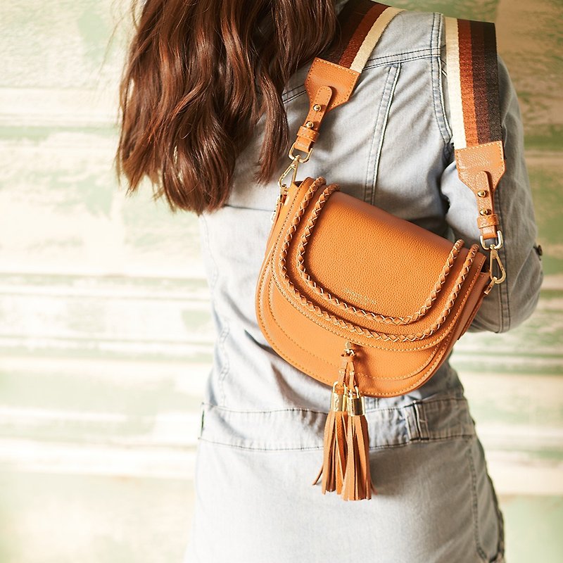 Hundred transformation cover leather saddle bag - leather rope / side backpack / crossbody bag - กระเป๋าแมสเซนเจอร์ - หนังแท้ สีส้ม