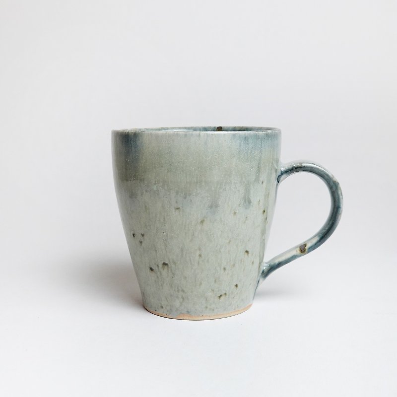 Mingya kiln l firewood ash glaze iron spot cup coffee cup mug white clay - Mugs - Pottery Gray