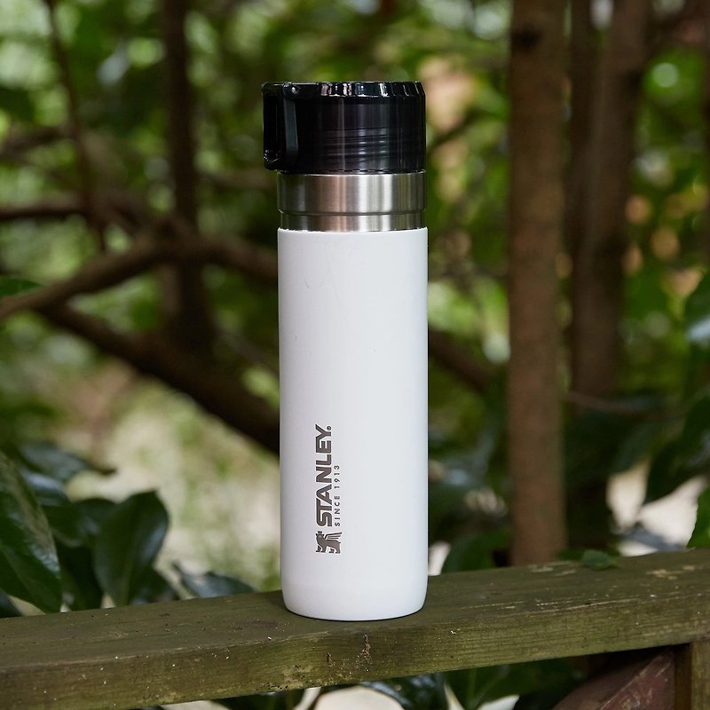 STANLEY GO series vacuum thermos bottle 0.7L / simple white - กระบอกน้ำร้อน - สแตนเลส หลากหลายสี