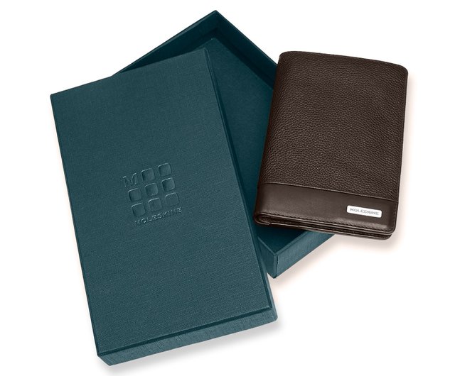 MOLESKINEクラシックマッチレザーパスポートウォレット-ダークコーヒー - ショップ MOLESKINE パスポートケース - Pinkoi