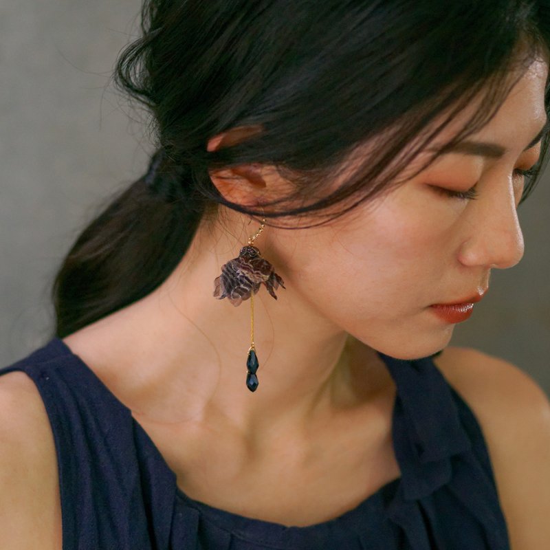 Hypothesis | Multi-Layer Cloth Dark Veil and Crystal Circle Pendant Earrings - ต่างหู - วัสดุอื่นๆ สีดำ