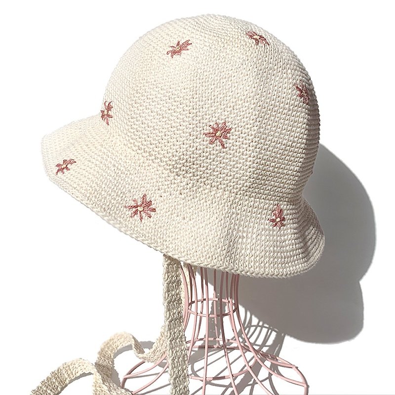 [Croche hat] FLOWER embroidery tulip hat OFF×PINK - Hats & Caps - Cotton & Hemp White