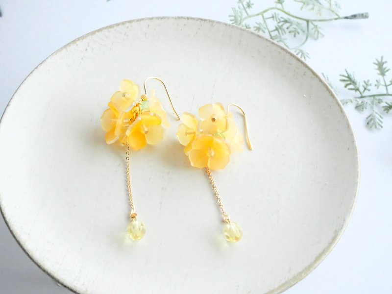 Yellow small flower earrings  rape blossoms - ต่างหู - พลาสติก สีเหลือง