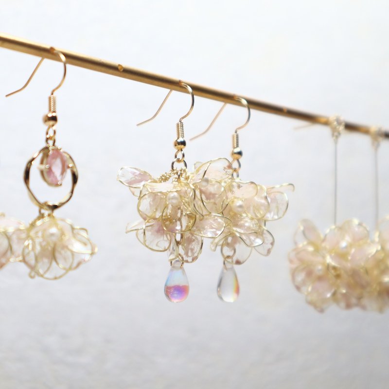 Starry pink resin earrings UV glue/mother's day/gift/customized - ต่างหู - เรซิน หลากหลายสี