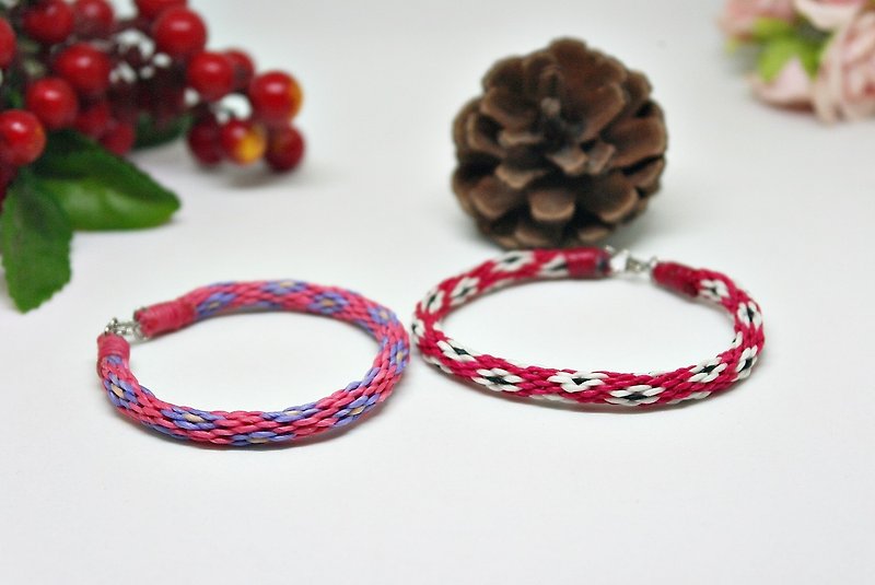 Hand-knitted silk Wax thread style <flower spots> //You can choose your own color// - สร้อยข้อมือ - ขี้ผึ้ง หลากหลายสี