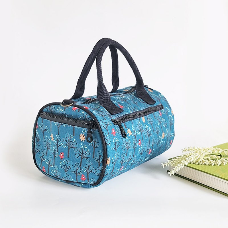 Water-repellent cylindrical bag, hand travel bag, cross-body bag - Hide and seek teal duck blue little red riding hood in the forest - กระเป๋าแมสเซนเจอร์ - ผ้าฝ้าย/ผ้าลินิน สีเขียว