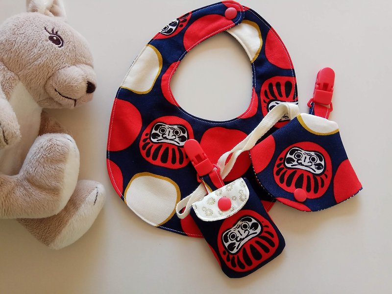 紅福神 達摩 彌月禮物 嬰兒圍兜+平安符袋+奶嘴防塵套夾 - 滿月禮物 - 棉．麻 紅色