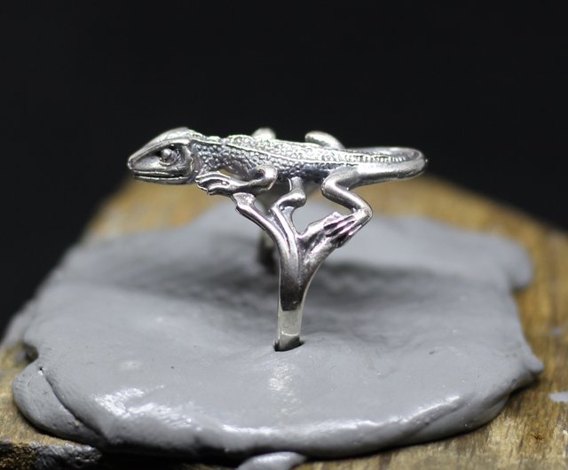 ヴィンテージ 刻印 指に絡みつく 宝石を守る トカゲのリング シルバー ヴィンテージ 刻印 指に絡みつく 宝石を守る トカゲのリング