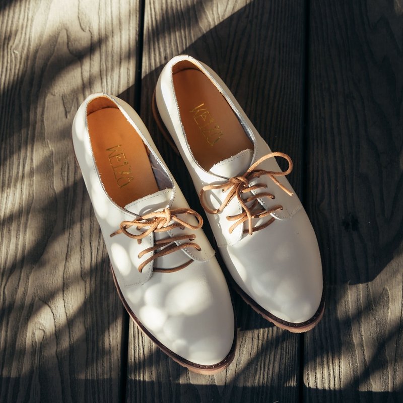 Wooden heel classic derby shoes | off-white | Taiwanese handmade shoes MIT - รองเท้าอ็อกฟอร์ดผู้หญิง - หนังแท้ ขาว